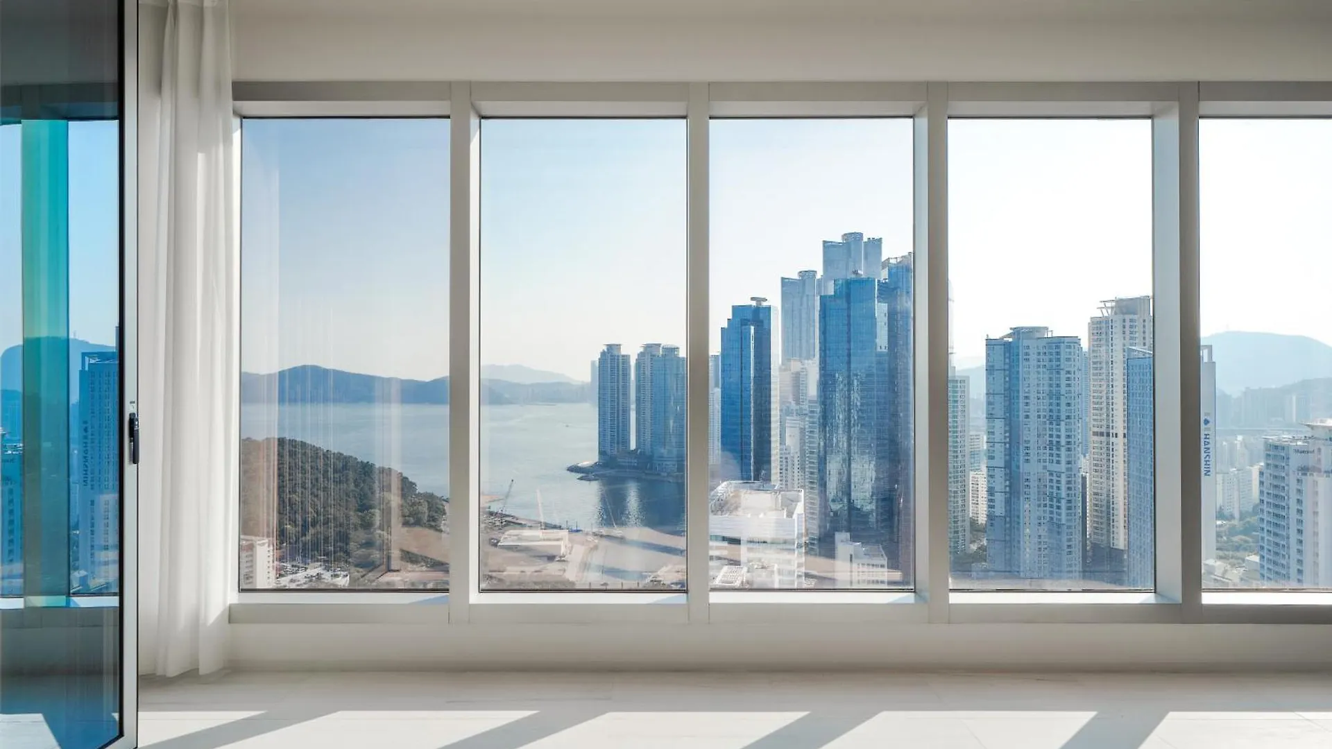 Le Collective Haeundae Paragraf Busan 0*,